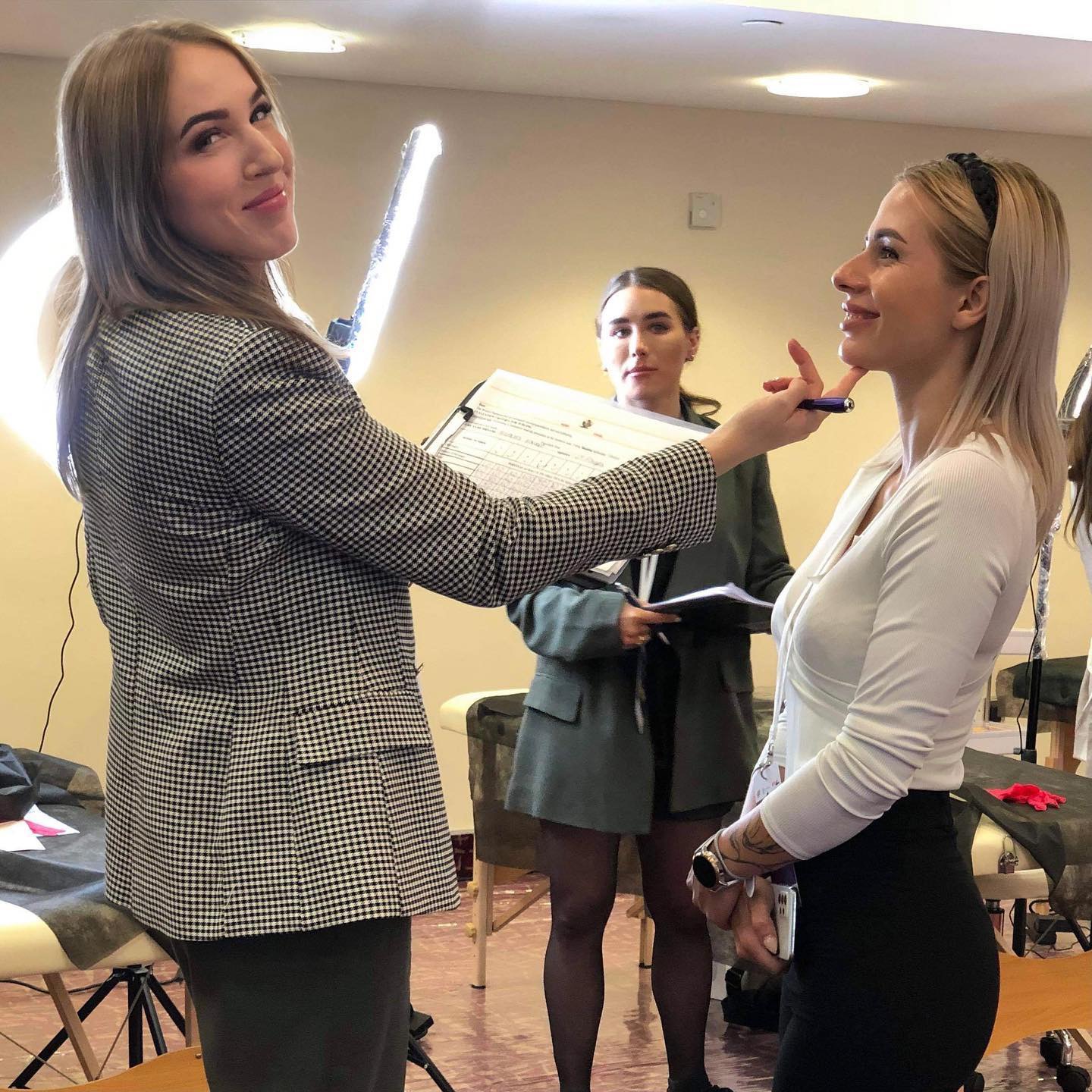 WULOP UK 2021 certificate and trophy presented to Gosia Konopka as a Permanent Makeup and PMU competition jury member at the WULOP UK Semi-Final
